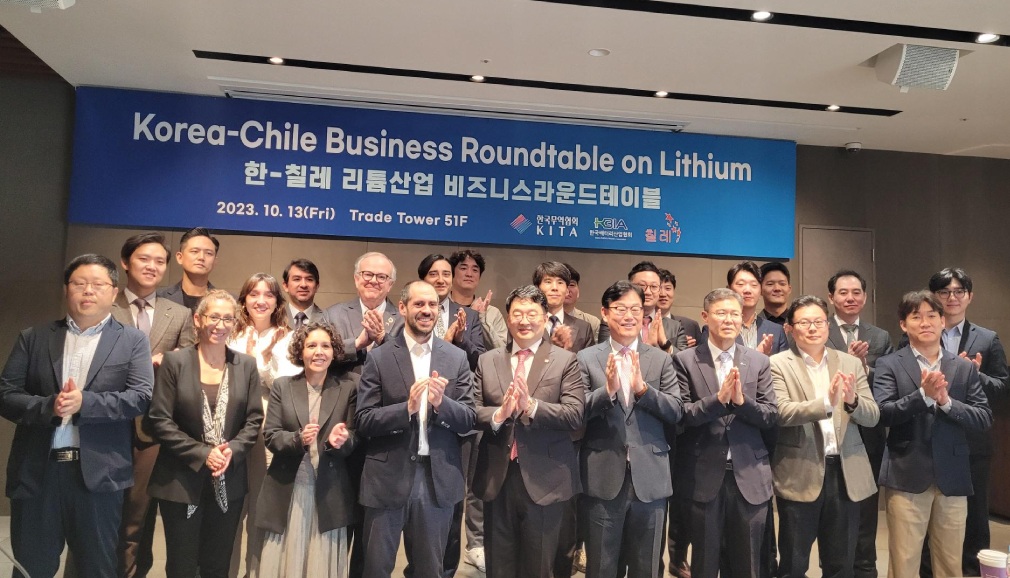 High interest in the lithium industry marked the final day of the visit to Korea by Minister Grau and InvestChile
