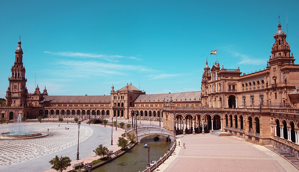 About InvestChile Background